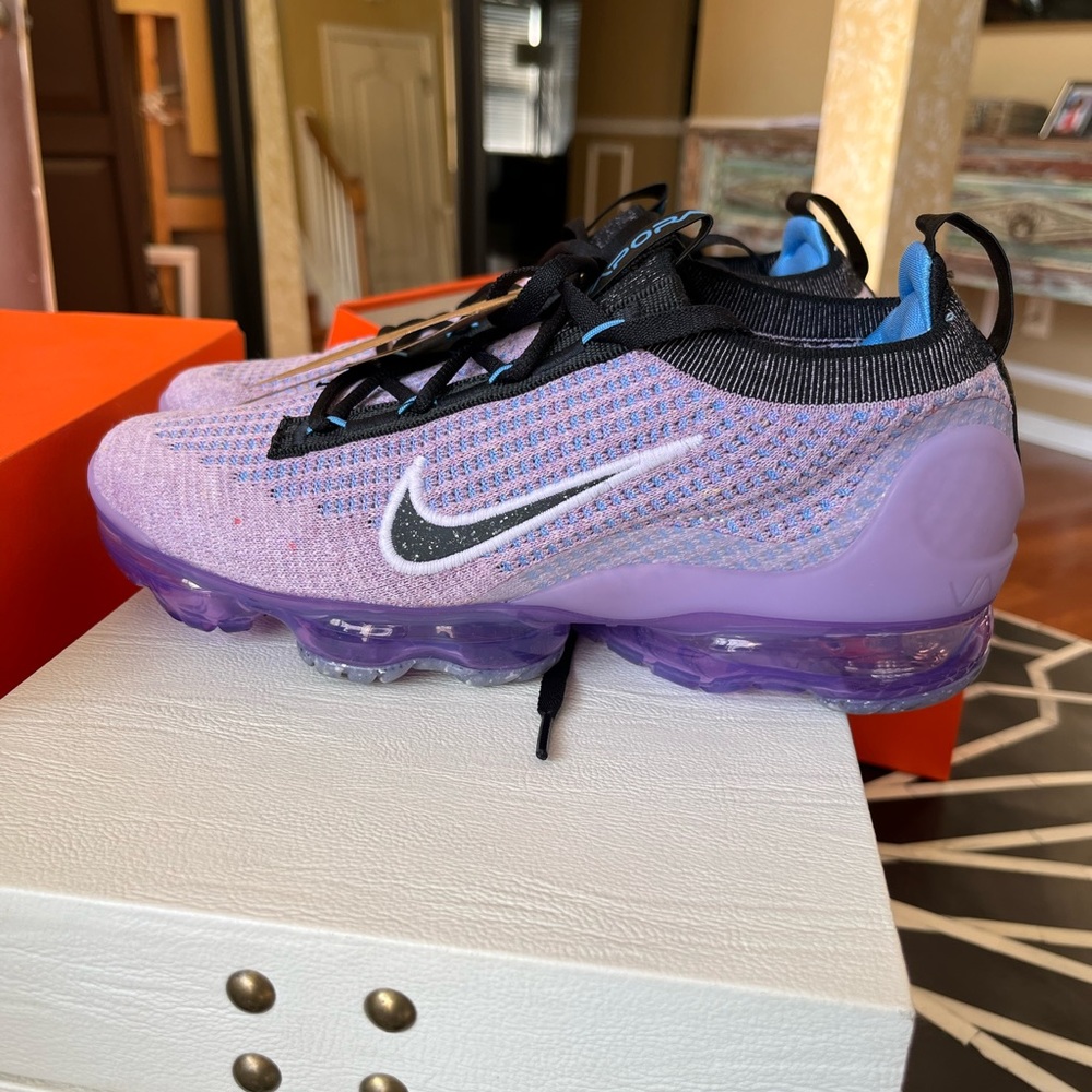 **SOLD** Nike Air VaporMax 2021 Flyknit "Lilac/Black/Barely Grape/Universi Blue" - Picture 4 of 16